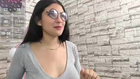 Snapshot of hera_elis chatting on February 13, 7:52 pm hera_elis online show from February 13, 7:52 pm