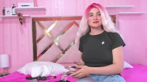 Snapshot of hera_elis chatting on March 9, 7:59 pm hera_elis online show from March 9, 7:59 pm