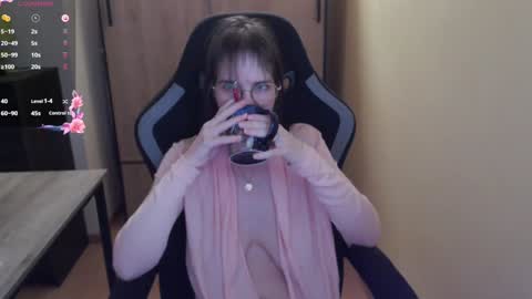 Snapshot of heraluna_ chatting on January 26, 10:35 pm HeraLuna online show from January 26, 10:35 pm