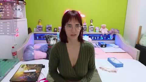 Snapshot of heraluna_ chatting on February 20, 9:37 pm HeraLuna online show from February 20, 9:37 pm