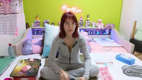 Snapshot of heraluna_ chatting on March 2, 9:43 pm HeraLuna online show from March 2, 9:43 pm