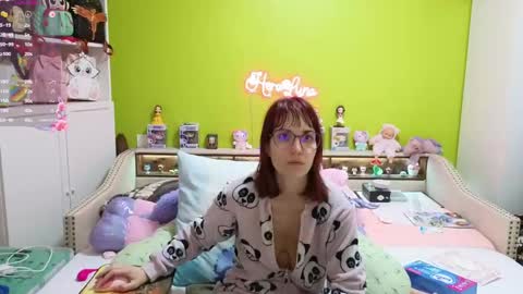 HeraLuna  online show from April 3, 8:18 pm