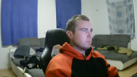 Snapshot of herbstenden chatting on December 7, 5:20 pm John Pearl online show from December 7, 5:20 pm