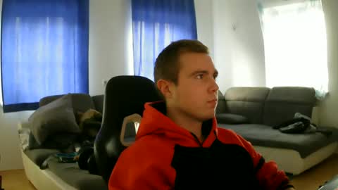 Snapshot of herbstenden chatting on December 21, 1:21 pm John Pearl online show from December 21, 1:21 pm