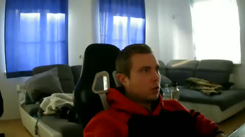 Snapshot of herbstenden chatting on January 1, 11:27 am John Pearl online show from January 1, 11:27 am