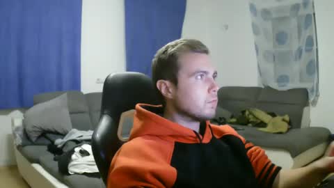 Snapshot of herbstenden chatting on January 11, 8:32 pm John Pearl online show from January 11, 8:32 pm