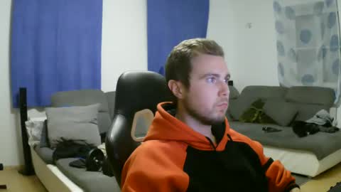 Snapshot of herbstenden chatting on January 25, 7:18 pm John Pearl online show from January 25, 7:18 pm