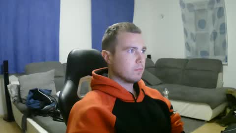 Snapshot of herbstenden chatting on February 7, 6:34 pm John Pearl online show from February 7, 6:34 pm