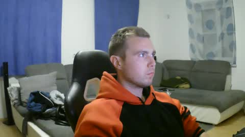 Snapshot of herbstenden chatting on February 9, 9:39 pm John Pearl online show from February 9, 9:39 pm