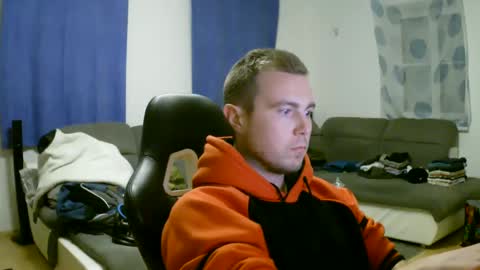 Snapshot of herbstenden chatting on February 11, 11:12 pm John Pearl online show from February 11, 11:12 pm