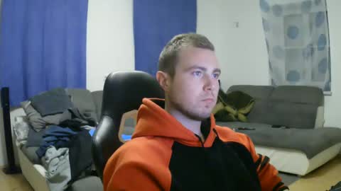 Snapshot of herbstenden chatting on February 15, 5:07 pm John Pearl online show from February 15, 5:07 pm