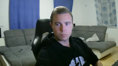 Snapshot of herbstenden chatting on March 4, 8:05 pm John Pearl online show from March 4, 8:05 pm