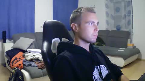 Snapshot of herbstenden chatting on September 24, 7:28 pm John Pearl online show from September 24, 7:28 pm