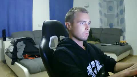 Snapshot of herbstenden chatting on September 28, 5:51 pm John Pearl online show from September 28, 5:51 pm