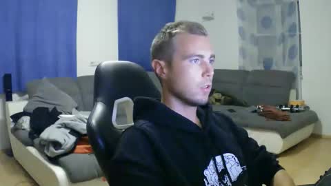 Snapshot of herbstenden chatting on September 30, 7:41 pm John Pearl online show from September 30, 7:41 pm