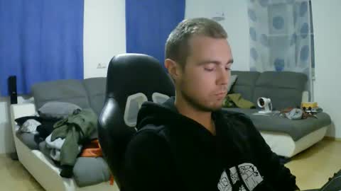 Snapshot of herbstenden chatting on October 1, 7:09 pm John Pearl online show from October 1, 7:09 pm