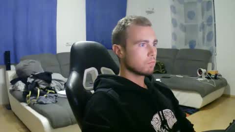 Snapshot of herbstenden chatting on October 7, 7:00 pm John Pearl online show from October 7, 7:00 pm