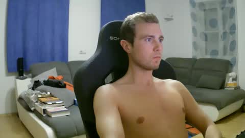 John Pearl online show from April 1, 7:33 pm