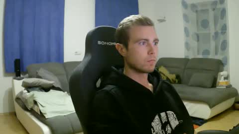 John Pearl online show from April 3, 7:45 pm