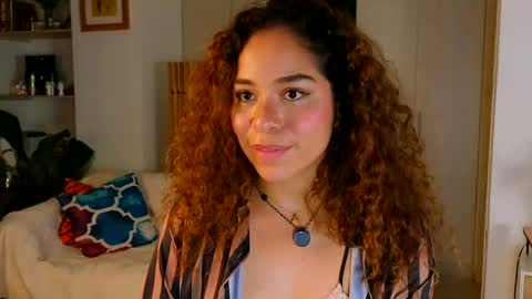 Snapshot of hercyqueen chatting on June 22, 1:07 am hercyqueen online show from June 22, 1:07 am