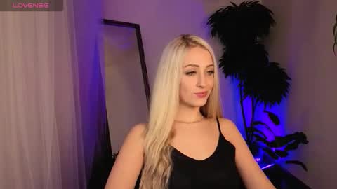 Elise online show from March 18, 2:15 am