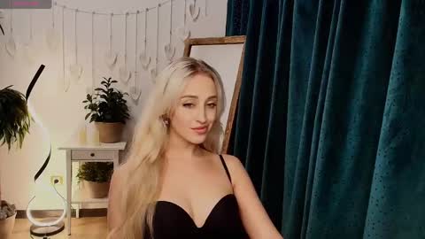 Elise online show from May 14, 2:29 am