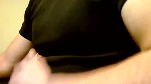 Snapshot of heretost chatting on January 2, 1:06 am mr D online show from January 2, 1:06 am