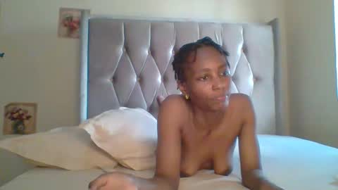 Snapshot of hergirl6 chatting on April 5, 7:16 am Miah Jay online show from April 5, 7:16 am