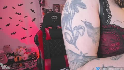 Snapshot of herinfernalmajesty chatting on January 8, 1:11 am Marie online show from January 8, 1:11 am