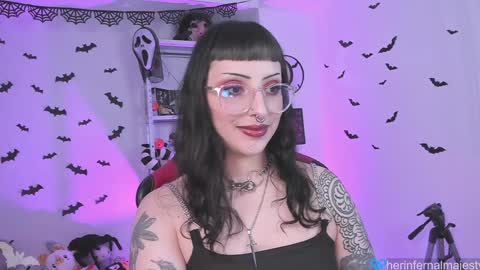 Snapshot of herinfernalmajesty chatting on January 15, 1:56 am Marie online show from January 15, 1:56 am