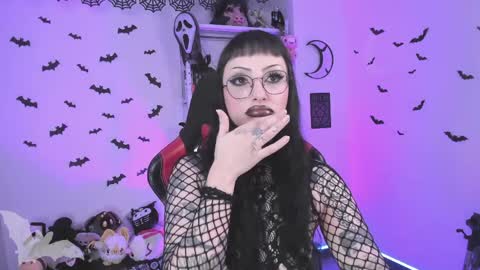 Snapshot of herinfernalmajesty chatting on April 10, 4:12 pm Marie online show from April 10, 4:12 pm