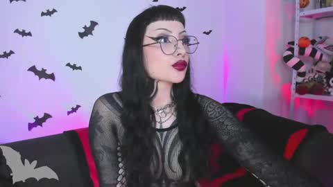Snapshot of herinfernalmajesty chatting on April 27, 6:50 pm Marie online show from April 27, 6:50 pm