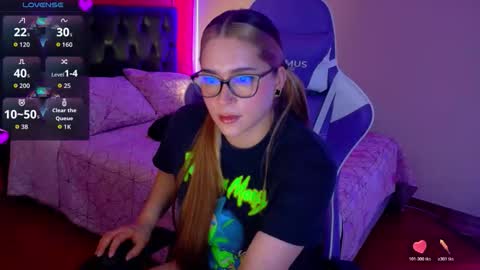 hermione_blonde online show from March 4, 11:16 am