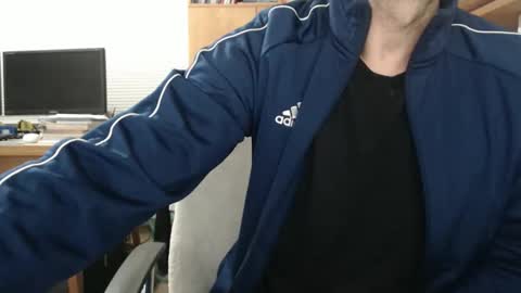 Snapshot of hero0111 chatting on September 9, 10:26 am hero0111 online show from September 9, 10:26 am