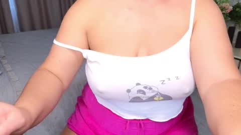 Snapshot of heroine_of_your_life chatting on October 8, 6:33 am Maryana online show from October 8, 6:33 am
