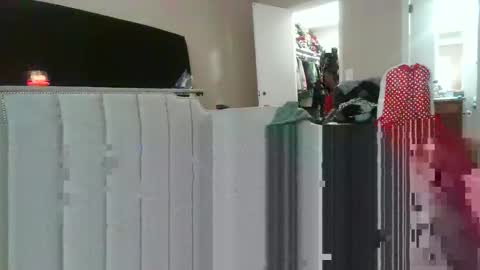 PoLyOneHersheySplasHer online show from February 3, 8:03 pm