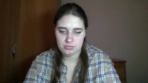 hess_luna_ online show from October 28, 10:08 am