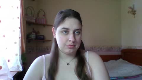 hess_luna_ online show from April 15, 9:05 am