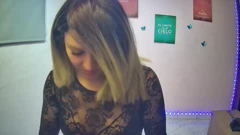 Hestesiaxx online show from November 14, 2:54 am