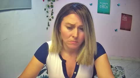 Hestesiaxx online show from February 19, 11:01 pm