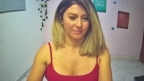 Snapshot of hestesiaxx chatting on May 12, 1:58 am Hestesiaxx online show from May 12, 1:58 am