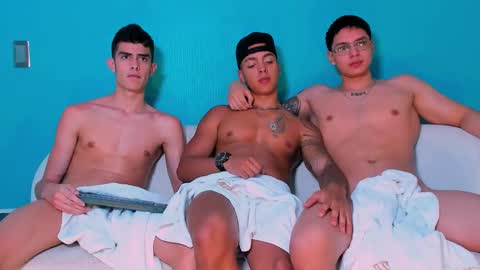 heteros men online show from March 16, 2:06 am