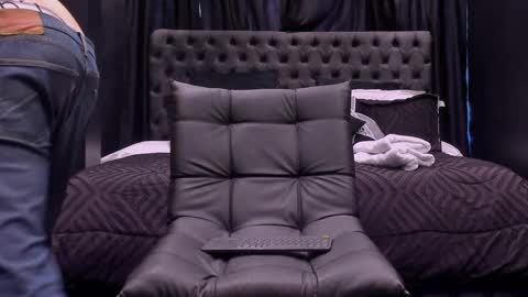 heteros men online show from April 7, 7:36 pm