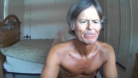 Snapshot of hewes1 chatting on April 23, 8:00 pm hewes1 online show from April 23, 8:00 pm