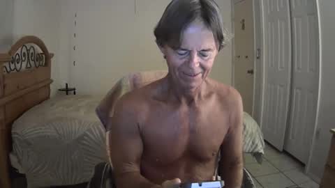 Snapshot of hewes1 chatting on May 6, 7:46 am hewes1 online show from May 6, 7:46 am