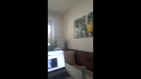 Snapshot of hexe40002 chatting on April 15, 11:17 am lara online show from April 15, 11:17 am