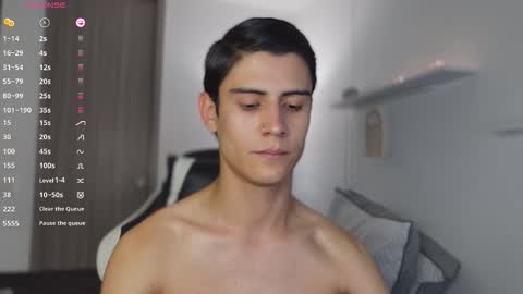 Snapshot of hey_cesard chatting on January 16, 11:20 pm hey_cesard online show from January 16, 11:20 pm