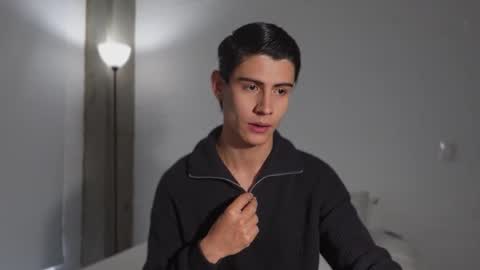 Snapshot of hey_cesard chatting on February 4, 12:22 pm hey_cesard online show from February 4, 12:22 pm