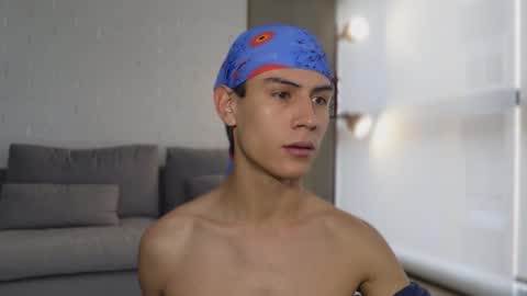 Snapshot of hey_cesard chatting on February 6, 12:30 pm hey_cesard online show from February 6, 12:30 pm