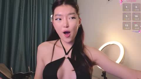 Snapshot of hey_herbal chatting on January 16, 6:45 pm Audrey online show from January 16, 6:45 pm